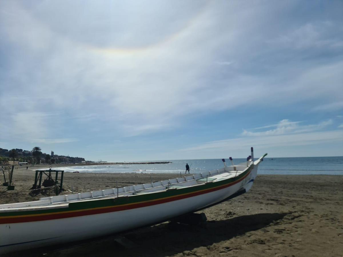 Apartamento Cerca De La Playa Lejlighed Málaga Eksteriør billede